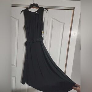 London Times Elegant Black Dress with Belt
